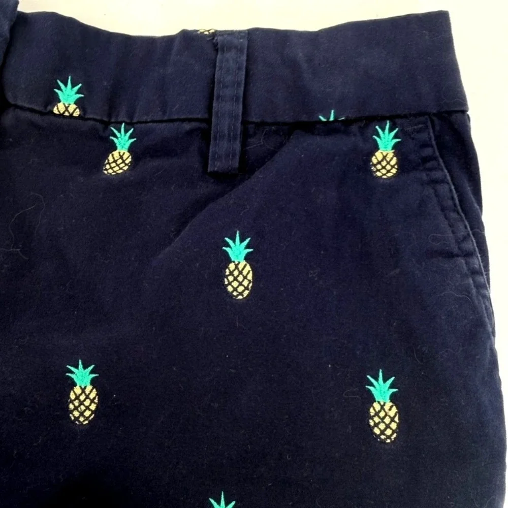 British Khaki Womens Navy  Pineapple Embroidered Chino Shorts 4 Preppy Old Money